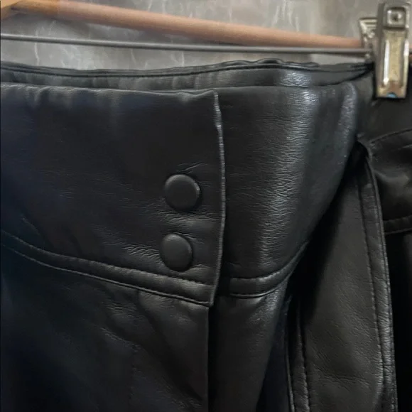 Wilfred Aritzia‎ Black Faux Leather High Tied Pants - Picture 6 of 10